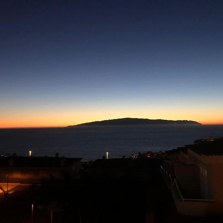 Los Gigantes Ocean View Apartment ปัวร์โตเดซานตีอาโก ภายนอก รูปภาพ