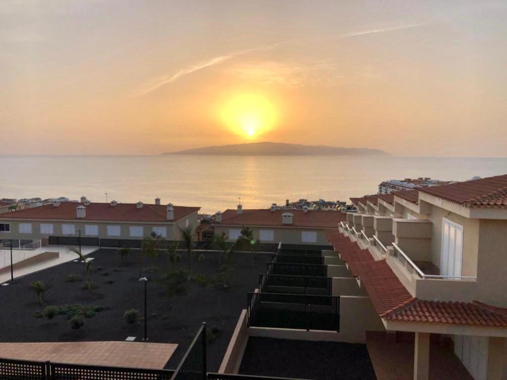 Los Gigantes Ocean View Apartment ปัวร์โตเดซานตีอาโก ภายนอก รูปภาพ